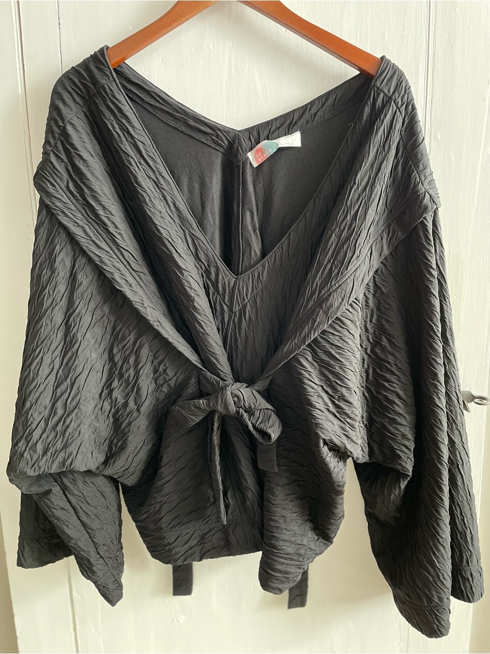Free People FP Beach Wavy Pullover Oversized Wrinkle V-Neck Tie-Front-Back Top M